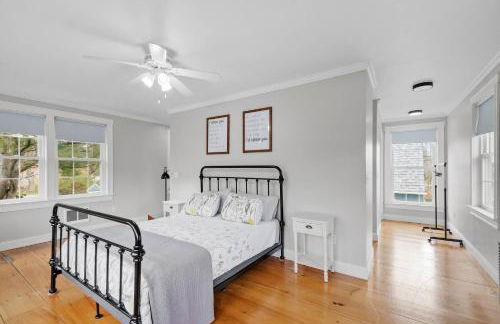 Charming Kennebunk Cape - Walk to Dock Square! - Foto 6