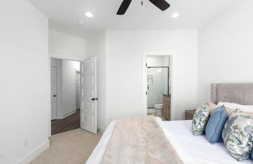 Modern Comfort Near AU l Perfect for Families & Fans - Foto 11