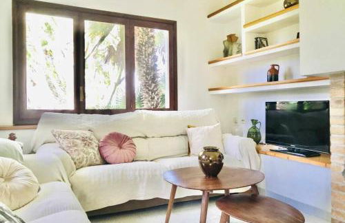 Casa mediterránea con gran jardín y piscina a 500 m de la playa - Foto 9