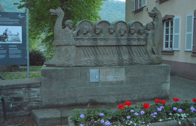 Modern Holiday Apartment With Large Garden Near the River Moselle - Photo 25