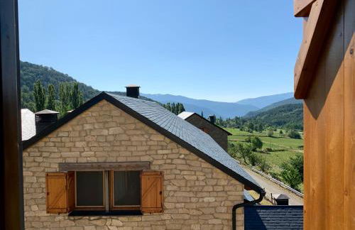 Casa Mya. A Modern Duplex in the Spanish Pyrenees - Photo 12