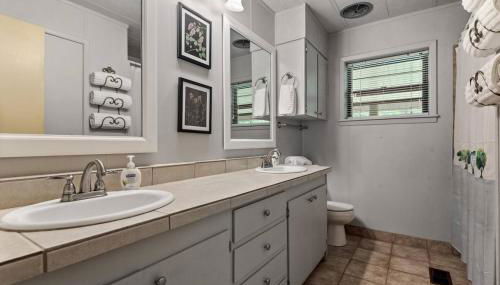 Sunrise Mountain Retreat-Summer Getaway in Jasper with a Hot Tub - Foto 5