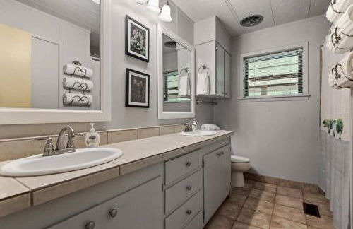 Sunrise Mountain Retreat-Summer Getaway in Jasper with a Hot Tub - Foto 5