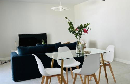 Stylish Boutique Apt Estepona - Relaxing stay Pool Free Parking - Foto 2