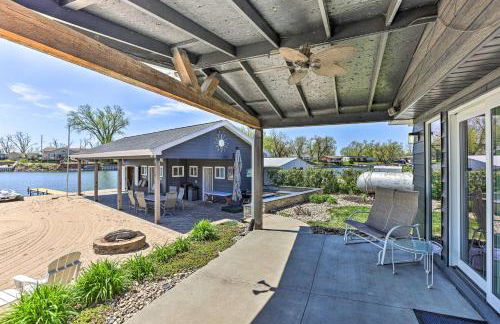 Lakefront Bellevue Home Private Beach and Fire Pit! - Foto 26