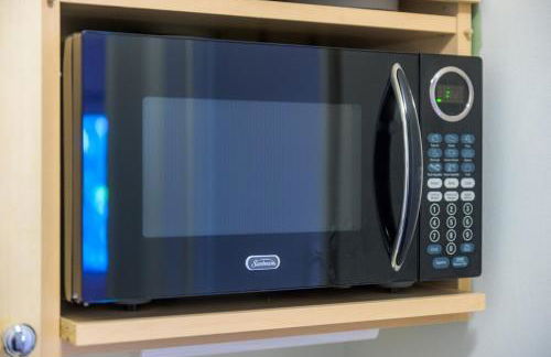 Charming and Cozy 1 Bedroom 1 Bathroom Guest Suite in Silverlake - Foto 58