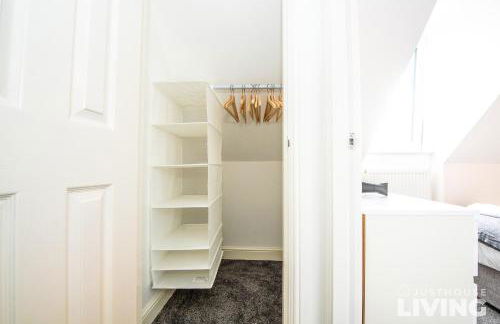 NEW Spacious Modern Townhouse Sleeps 12 Free Parking - Foto 54