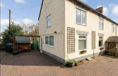 Smithy Bank Cottage - with free parking! - Foto 17