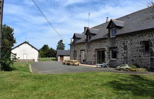 Gîte La Mancellière - Maison familiale 12-15 pers, grand jardin, jeux & pétanque - Pleine nature - Foto 2