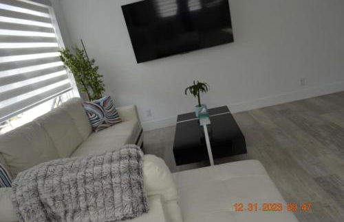 Dimond Abode Vacation Rental, Oakland California Dimond District - Photo 50