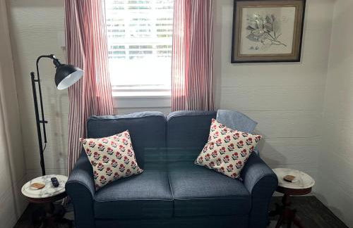 The Carriage House - Photo 1