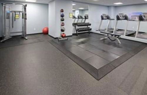 Modern Condo w/ Cathedral Views in Great Location - Foto 9