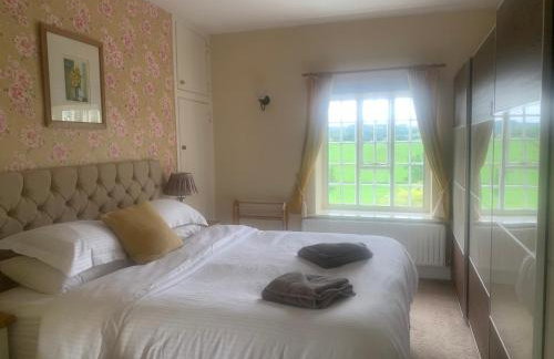 Mid-Wales Farmhouse, swimming pool, tranquil countryside views, sleeps 14 - Foto 40