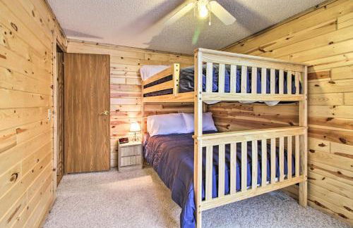 Cozy Crosby Cabin Near Serpent Lake and Main St - Foto 19