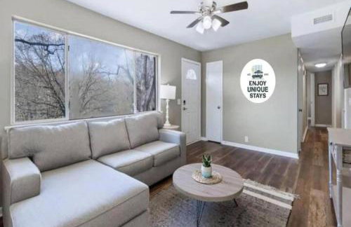 Travis' Place - Convenient and Affordable Location - Foto 1