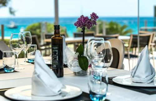 Off-grid Luxury Villa with Tikibar by the pool. - Photo 33