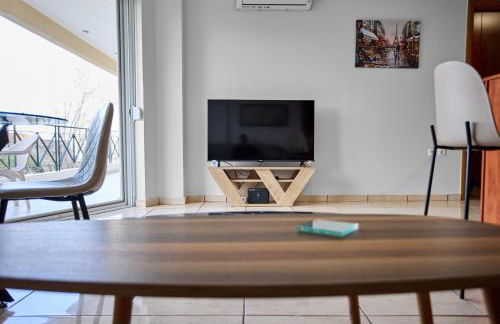 Chios Town Apartment - Heart Of Chios Town With 2 Minute Walk To The Beach - Photo 16