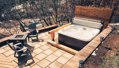 Luxury Mountain Cabin with Views, Hot Tub, Fire Pit, by Forest & Peak Retreats - Foto 2