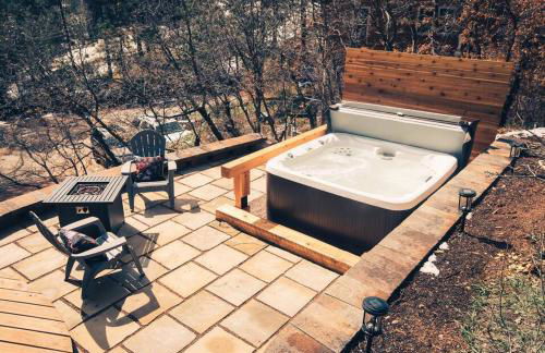 Luxury Mountain Cabin with Views, Hot Tub, Fireplace - Foto 9