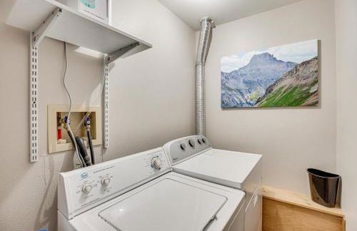 Cozy Ouray Home, Steps to Riverwalk Trail! - Foto 16