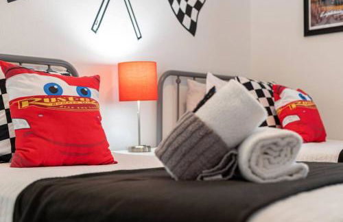 596 Modern 5 bed home overlooking beautiful golf course and conservation with Games room - Foto 4