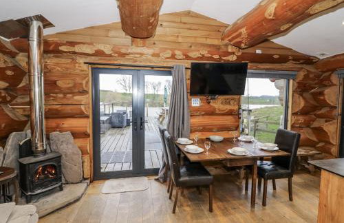 Douglas Cabin at Salford Court Farm Fishing Cabins - Foto 6