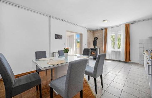 3 Bedroom Lovely Apartment In Sibenik - Photo 4