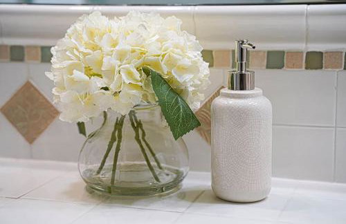 Exquisite Central Townhome with Spacious Loft and Gourmet Kitchen - Foto 21