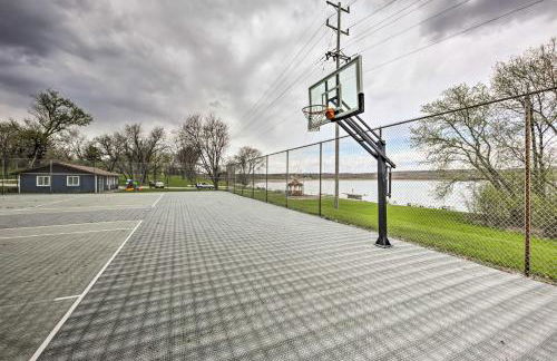 Interlaken Villa Steps to Lodge Geneva National! - Foto 24