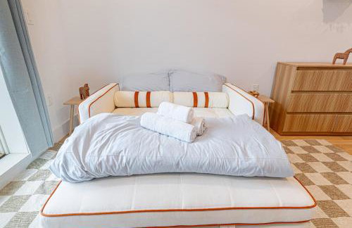 Scandinavian in Brooklyn w Balcony Near Park - Foto 14