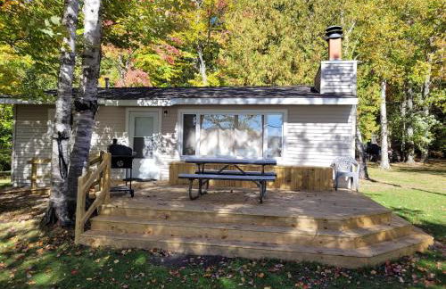 Birch Shores Resort - The Hemlock Cottage - Foto 6