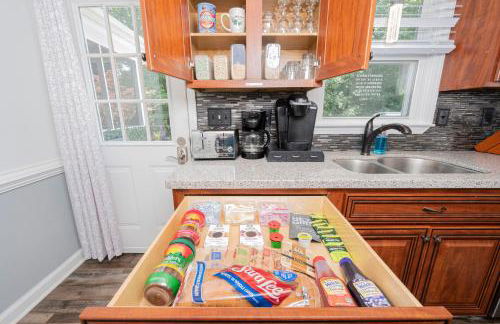 Kernersville King Beds Hot Tub Arcade Firepit - Photo 41