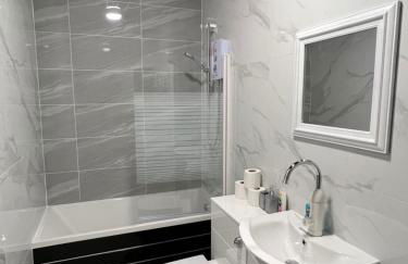 The Bake Apartment - 5 bedroom Large Apartment sleeps up to 16 person - Foto 12