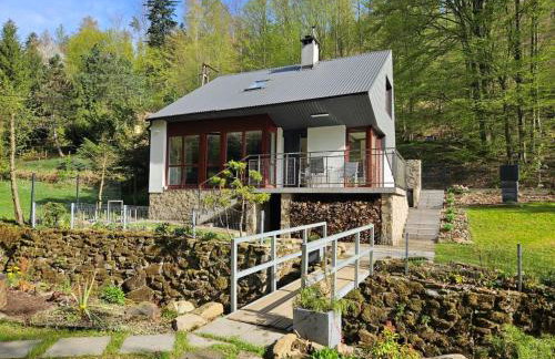 DOMKI w LESIE NAD RZEKĄ - Foto 2