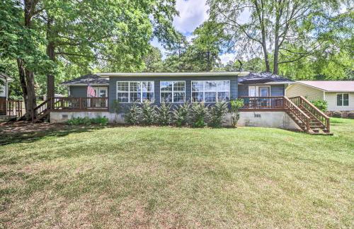 Waterfront Lake Sinclair Home with Boat Dock! - Foto 1