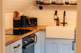 1 Secluded romantic cabin for two with outdoor bath! - Photo 6