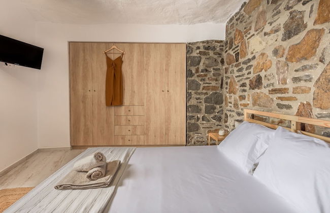 Salty Caves Apartments Milos - Photo 3