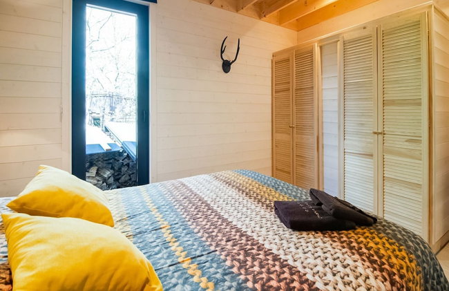 Idyllic Chalet in Biron with 2 Hot Tubs & Sauna - Photo 5