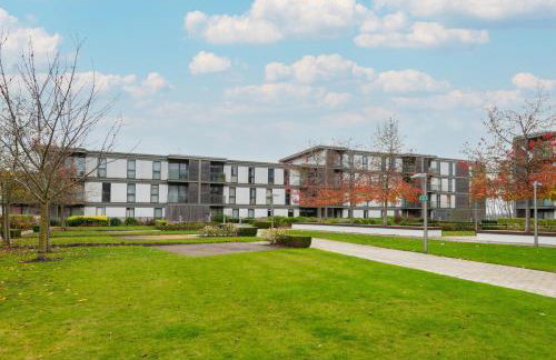 The Vizion serviced apartments from Pincott Properties - free parking, private balcony, and WiFi - Photo 65