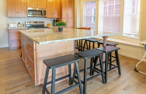 Tower Grove Park 4BR Home with Garage ABODEbucks - Photo 9