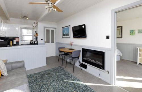 Misty Isles Cottage- Ellenabeich, Easdale, Isle of Seil - Photo 1