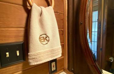 Private cabin on 100 scenic acres with balcony views - Foto 20