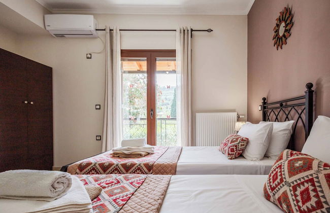 Maggie Alonia - Photo 12