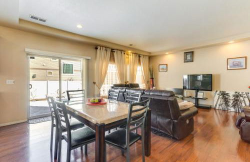 6 Mi to DIA Spacious Home with Backyard in Denver! - Foto 6