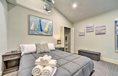 Sunny Clawson Home with Yard - Walk to Main St! - Foto 28