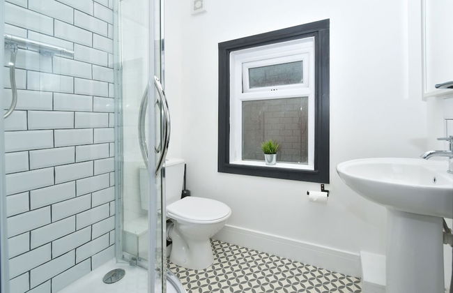 Townhouse @ 202 Walthall Street Crewe - Photo 32