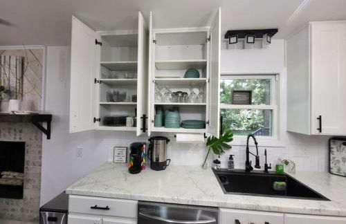 Spacious, Renovated, 5-bedroom Retreat, Near I-85 - Foto 57