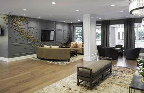 Fantastic 2 BR Apt + Den @Crystal City With Gym - Foto 34