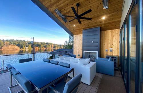 Luxe Port Lookout with waterfront, theater, games - Foto 2