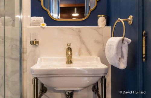 Suites Mana- Studio Art Ducal avec Terrasse sur l'arrière de la Place Ducale Parking inclus - Foto 13